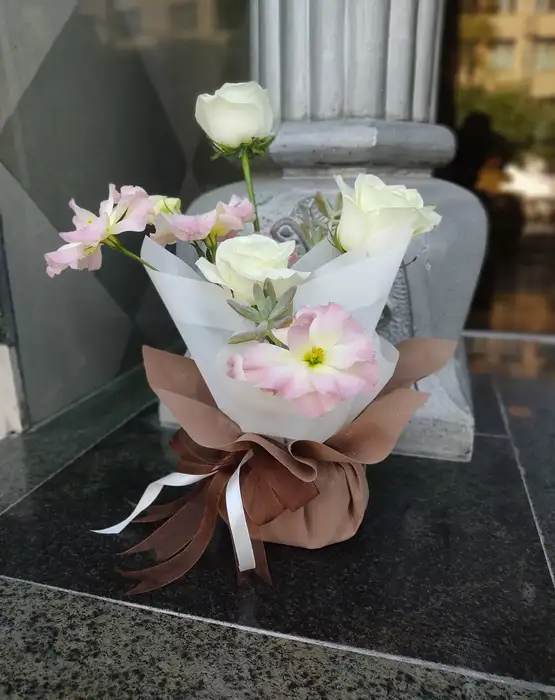 فلاور بگ مینیمال طرح آرتا از اطلس گل گل فروشی آنلاین شیراز