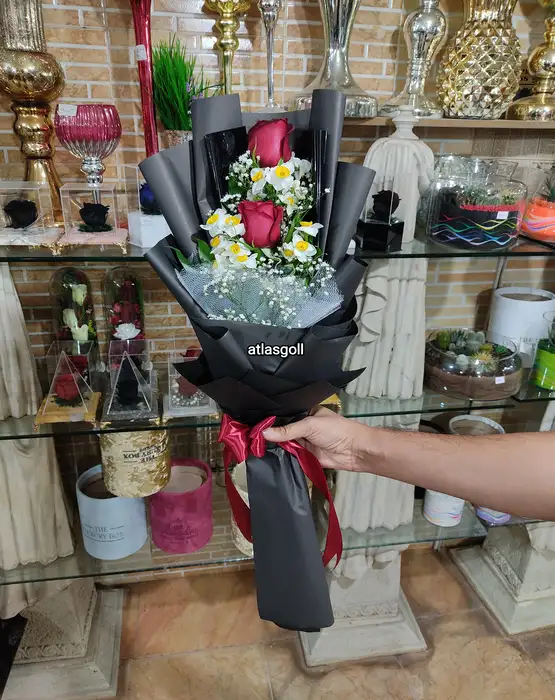 دسته گل مینیمال رز و نرگس طرح مهند از اطلس گل گلفروشی آنلاین در شیراز