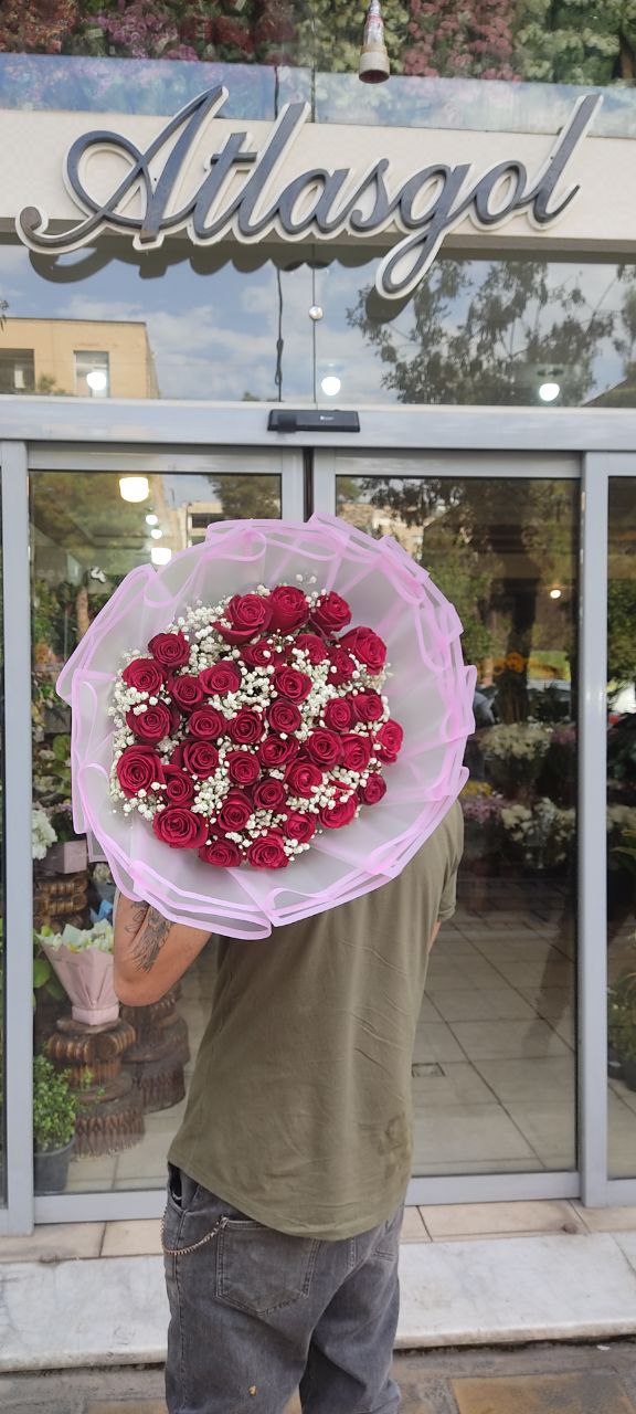 سفارش و خرید آنلاین دسته گل رز قرمز هلندی طرح ناز از اطلس گل در شیراز زیبا .