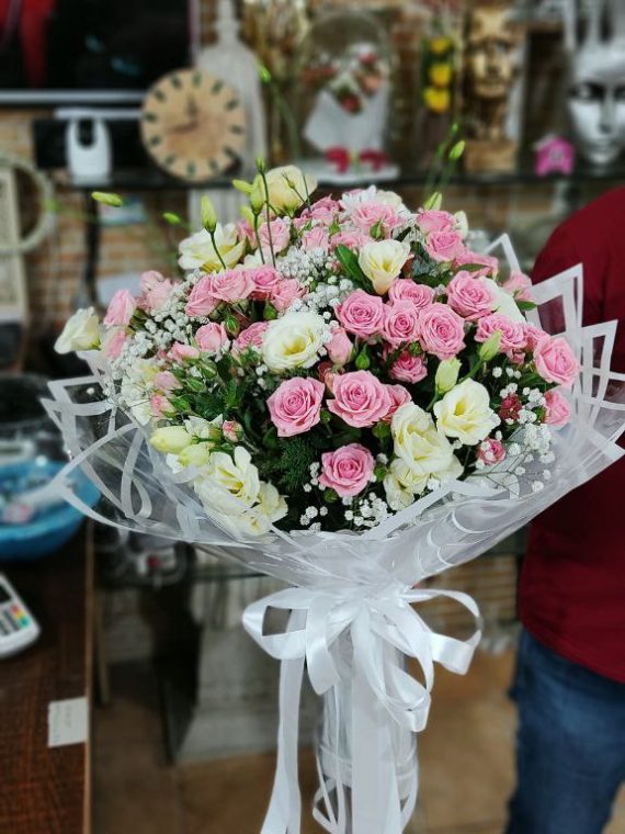 سفارش و خرید آنلاین دسته گل گرد رز مینیاتوری طرح بهار از اطلس گل شیراز زیبا.