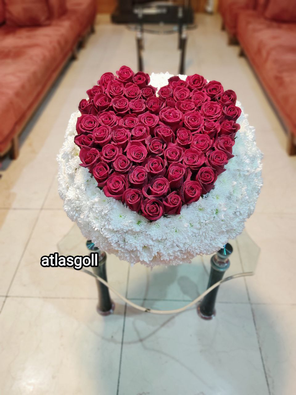 سفارش و خرید آنلاین باکس گل رز هلندی طرح قلب از گل فروشی اطلس گل شیراز.