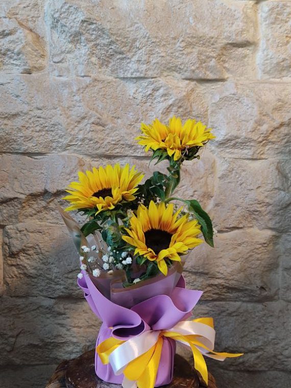 سفارش و خرید آنلاین باکس گل خاص آنلاین طرح تمنا از اطلس گل شیراز.