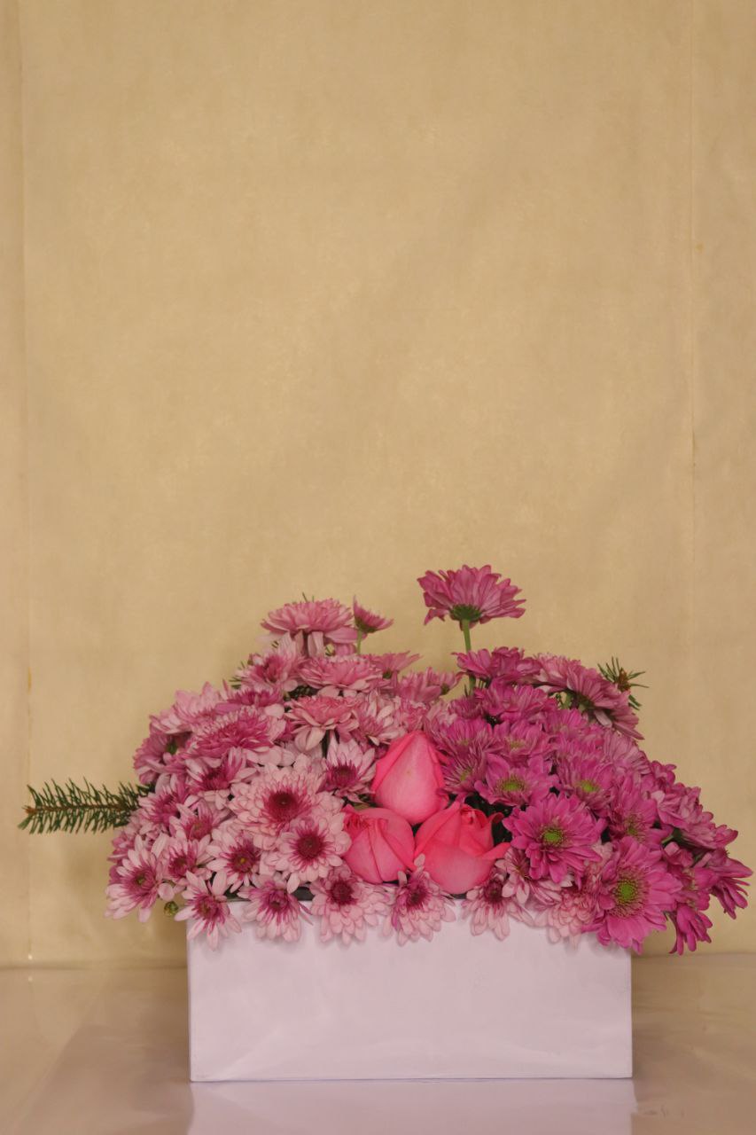سفارش و خرید آنلاین باکس گل نامزدی طرح آیدا از اطلس گل در شیراز زیبا.