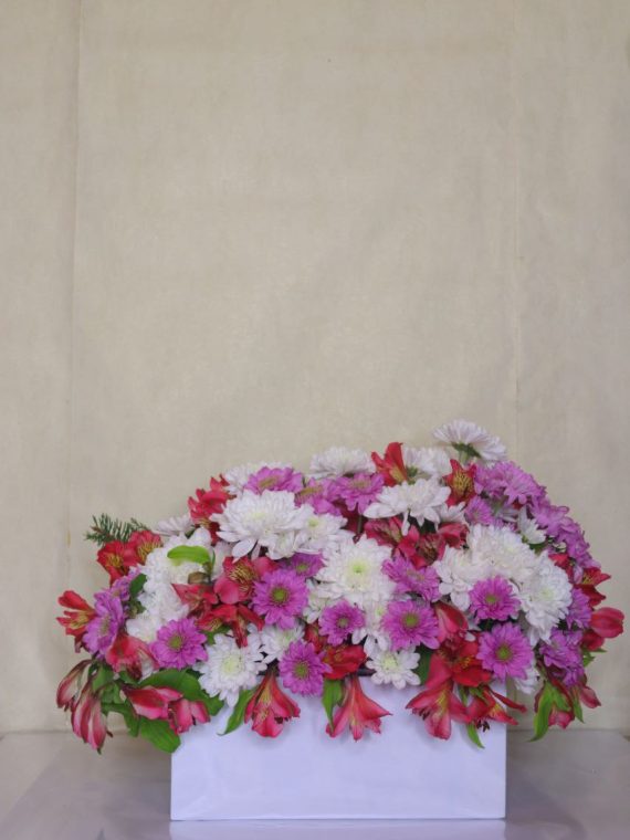 سفارش و خرید آنلیان باکس گل آنلاین شیراز طرح فریبا‌ از اطلس گل شیراز زیبا.