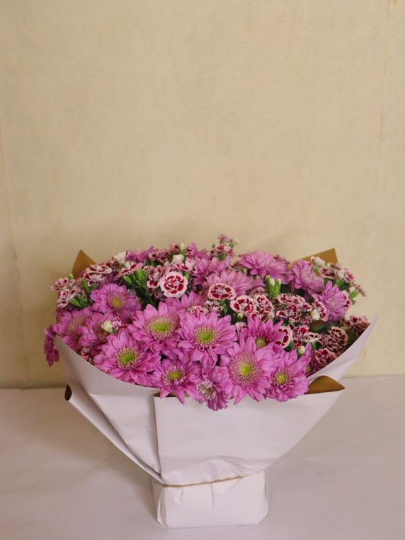 سفارش و خرید اینترنتی باکس گل فلاوربگ طرح یلدا از اطلس گل در شیراز.