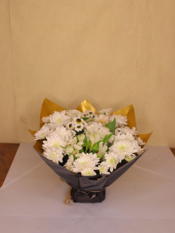 سفارش و خرید آنلاین فلاور باکس کلاجاری طرح آنا از اطلس گل در شیراز زیبا.