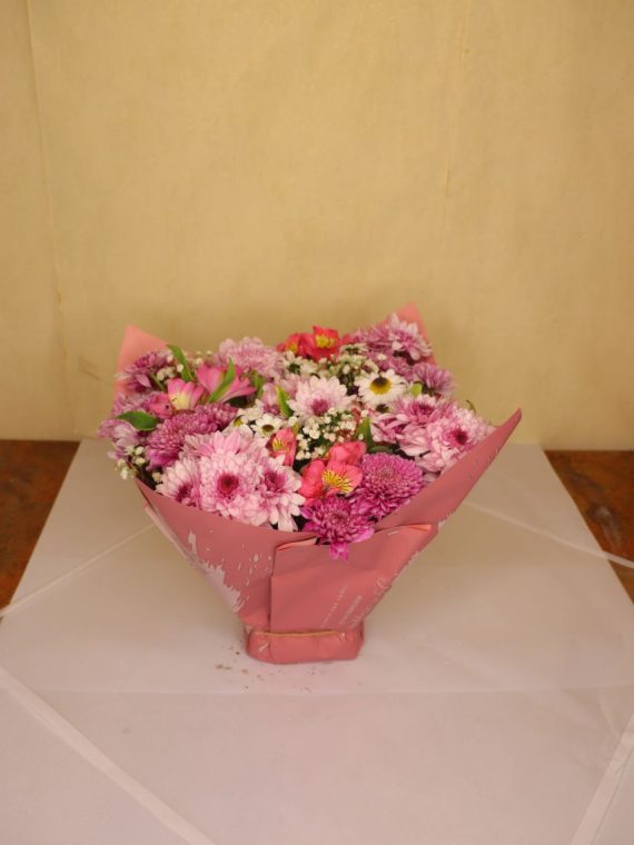سفارش آنلاین و خرید فلاور باکس آنلاین اطلسی طرح فرناز از گلفروشی آنلاین شیراز اطلس گل.