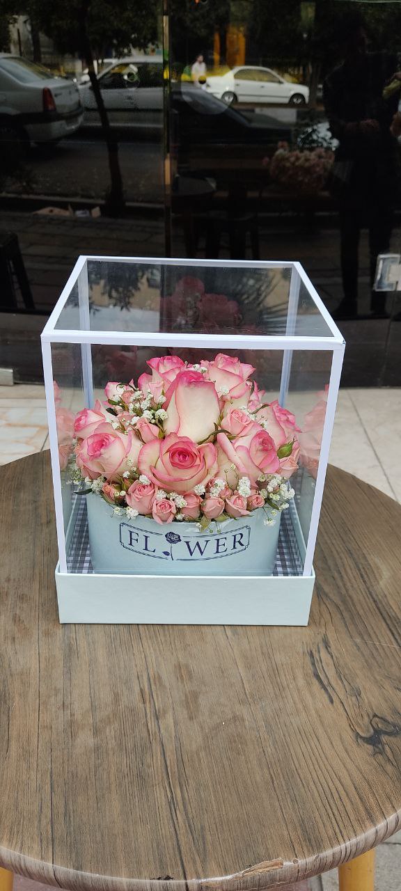 باکس گل تولد با تزیین خاص طرح آزیتا