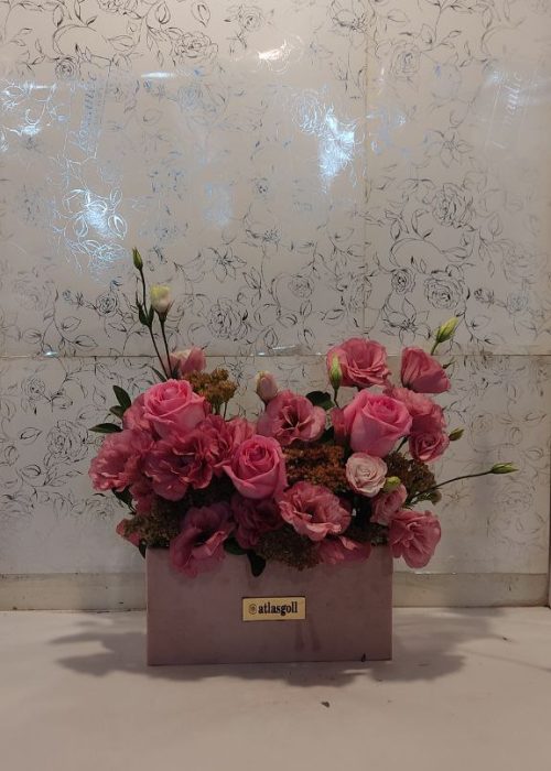 سفارش و خرید آنلاین باکس گل خواستگاری طرح فرنگیس از گلفروشی آنلاین شیراز اطلس گل زیبا.